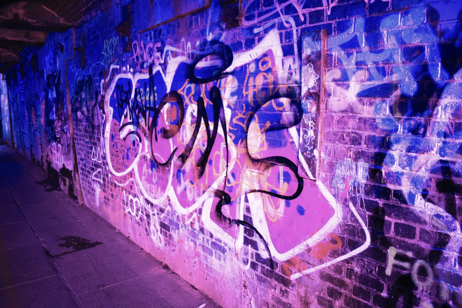 Граффити с подсветкой